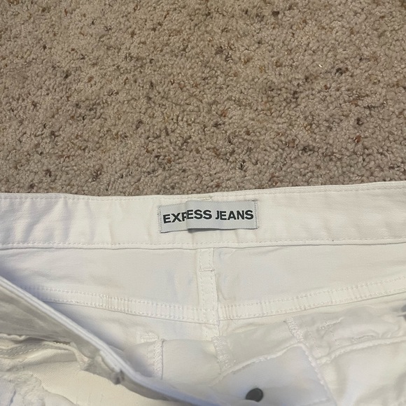 Express White Cut-Off Shorts - Picture 3 of 3